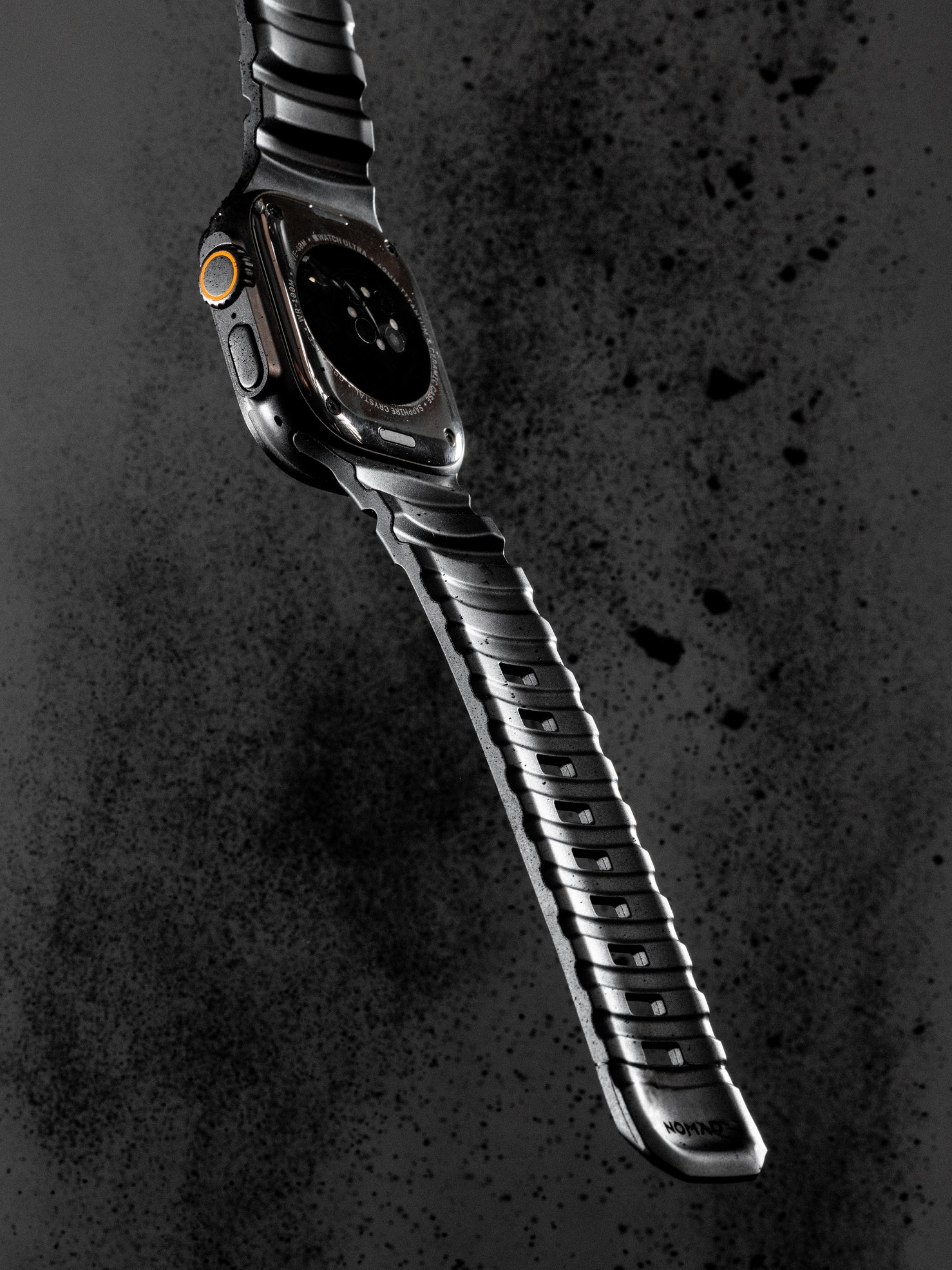 Nomad Rocky Point Band - 46/49mm | Natural Hardware | Carbon Black