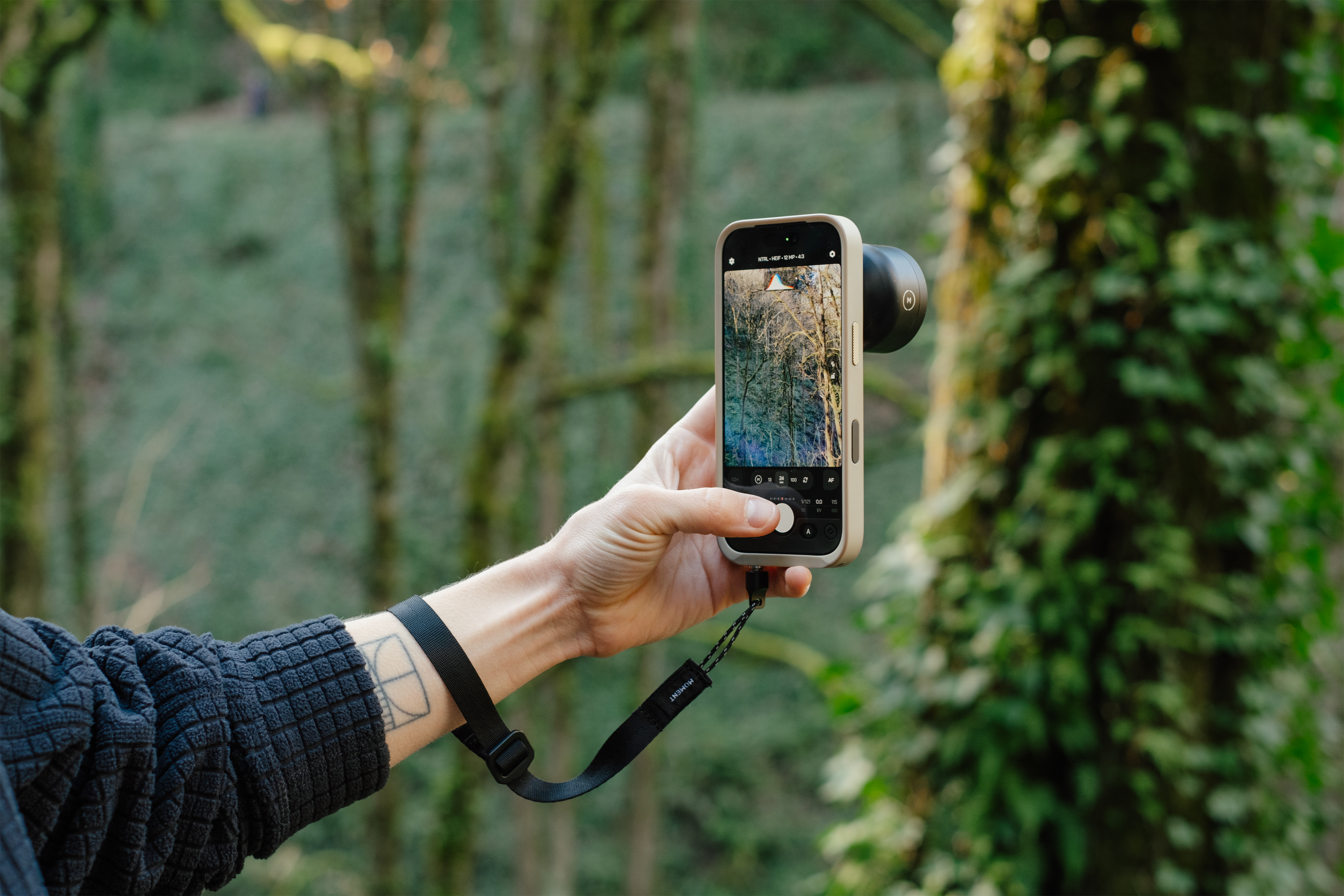 Moment Adjustable Wrist Strap - Black