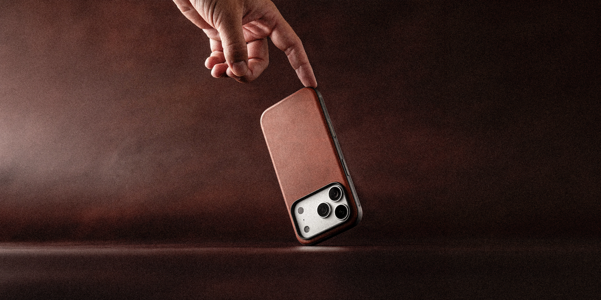 Nomad Modern Case with Horween Leather for iPhone 18 Pro - Olde Dublin